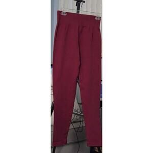 OQQ Seamless Scrunch Leggings – Size M/Burgundy NEW